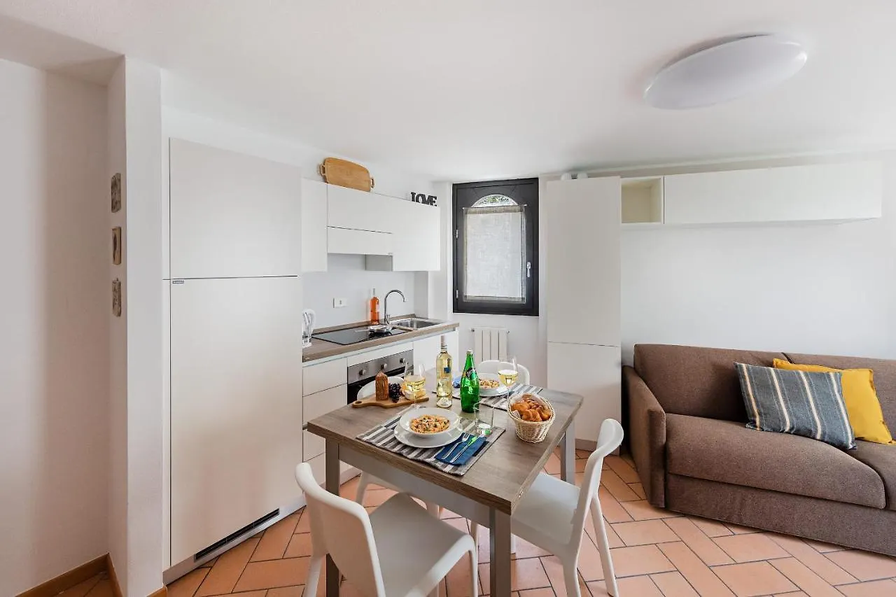 La Limonaia Apartments By Wonderful Italy Гардоне Ривьера 0*,